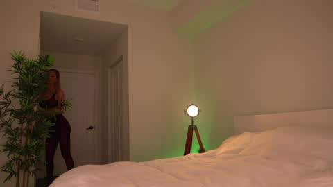 My name is Mira. Please say hello I like to chat with you. If you have requests or dirty talk please use tip online show from December 19, 4:54 pm