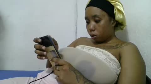 Snapshot of hheritinaa chatting on October 15, 11:57 am hheritinaa online show from October 15, 11:57 am