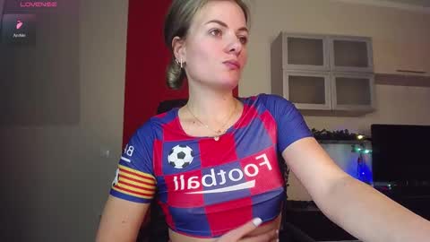 Lina online show from January 13, 9:46 am