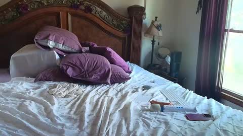 hidden_gold_milf online show from September 22, 7:01 pm