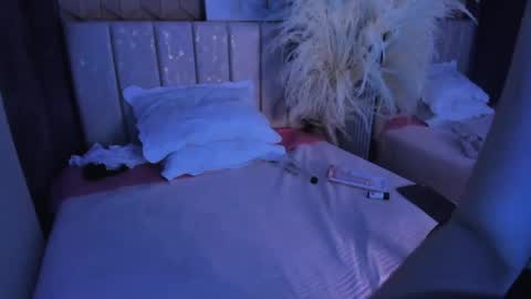 Hilary Blue online show from April 7, 6:04 am