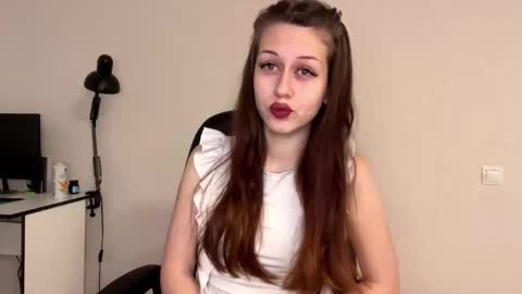 Hi Im Elizabeth online show from December 20, 11:36 am