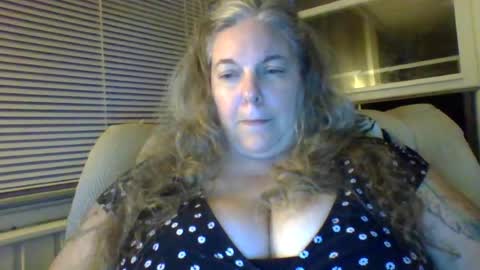 hippysnewhere online show from June 27, 8:59 am