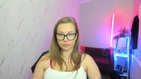 Holly online show from December 22, 9:18 pm