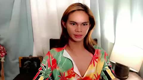 Mika Duhay Velat online show from December 11, 2:33 pm