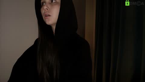 hollyextra online show from February 20, 2:51 pm