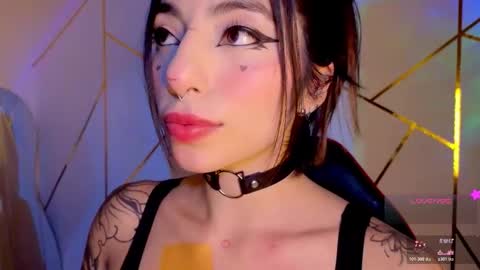 holly online show from February 1, 2:05 pm