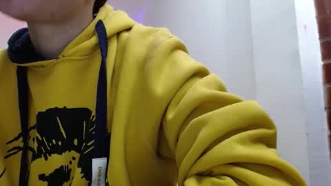 Juli online show from March 9, 3:10 am