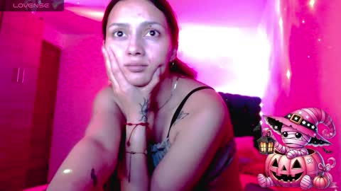 Snapshot of holy_juli2 chatting on October 20, 3:09 am Juli online show from October 20, 3:09 am