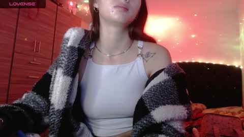 Snapshot of holy_juli2 chatting on October 15, 5:21 am Juli online show from October 15, 5:21 am