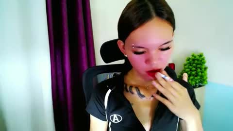 holy_maxine online show from February 3, 6:40 am