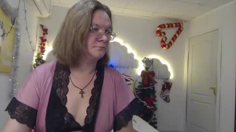 holymilfa online show from January 4, 5:58 pm