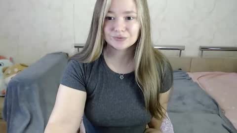 honey_caramelle online show from January 12, 1:16 pm