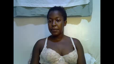 honey_dropp1 online show from May 18, 9:10 pm