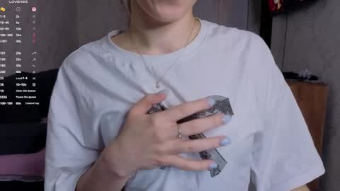 honey_peachy online show from May 11, 4:04 pm