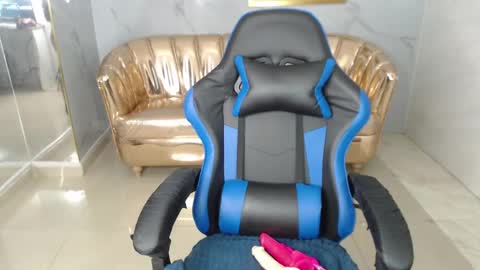 HONEY  online show from March 10, 1:00 pm