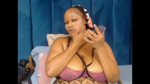 honeydropsxx2 online show from March 9, 10:13 pm