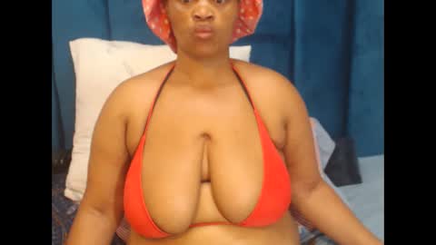 honeydropsxx2 online show from April 7, 1:40 am