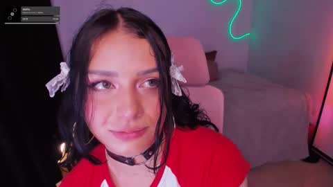 Snapshot of honeymoontea chatting on October 2, 3:11 am online show from October 2, 3:11 am