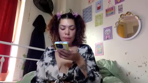 Snapshot of honeyruby chatting on September 16, 5:10 pm Ruby Sparks online show from September 16, 5:10 pm