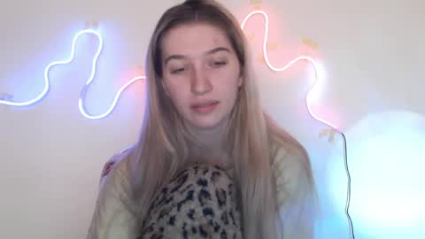 honeyveil online show from March 30, 9:42 am