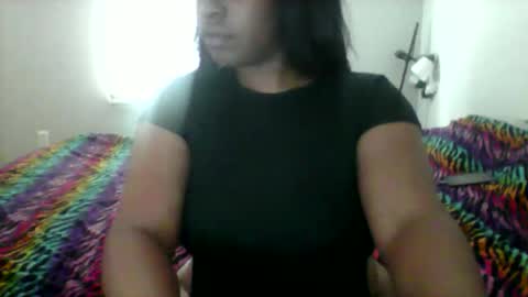 honnievu online show from February 1, 9:35 pm