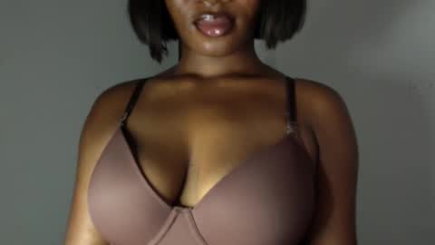 delilah online show from May 7, 8:34 pm