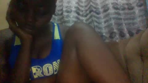 Snapshot of hornygal001 chatting on December 20, 3:25 am hornygal001 online show from December 20, 3:25 am