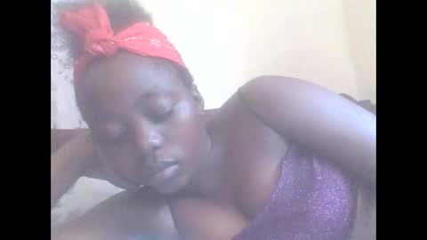 Snapshot of hornygal001 chatting on February 11, 7:02 am hornygal001 online show from February 11, 7:02 am