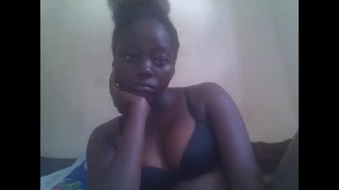 Snapshot of hornygal001 chatting on December 17, 7:07 am hornygal001 online show from December 17, 7:07 am
