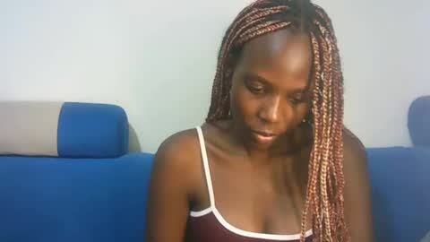 Snapshot of hot_berry2003 chatting on February 25, 10:20 pm Millie online show from February 25, 10:20 pm