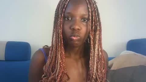 Snapshot of hot_berry2003 chatting on February 21, 12:28 pm Millie online show from February 21, 12:28 pm