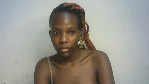 Snapshot of hot_berry2003 chatting on January 24, 12:10 pm Millie online show from January 24, 12:10 pm