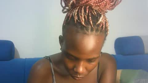 Snapshot of hot_berry2003 chatting on February 23, 4:40 pm Millie online show from February 23, 4:40 pm