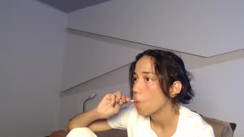 Snapshot of hot_little_bunny chatting on October 20, 9:07 pm Alana online show from October 20, 9:07 pm