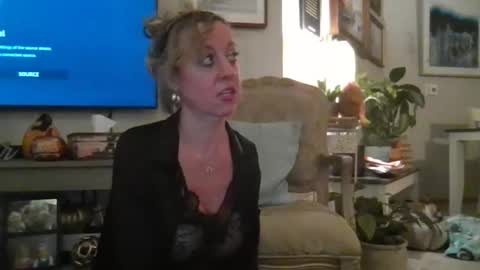 hot_salty_circus online show from November 13, 5:17 am
