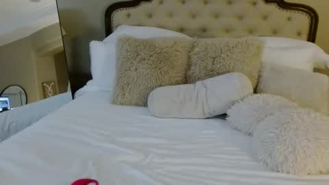 Hot Wife    hotwife sexy new milf highclass brunette bigboobs natural mature online show from January 18, 4:31 am