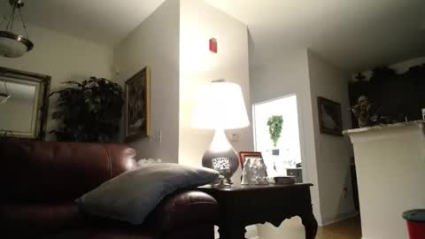 hotblondemilf1962 online show from December 18, 12:37 am