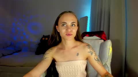 SWEET DEVILS PUSSY  online show from June 27, 5:30 am