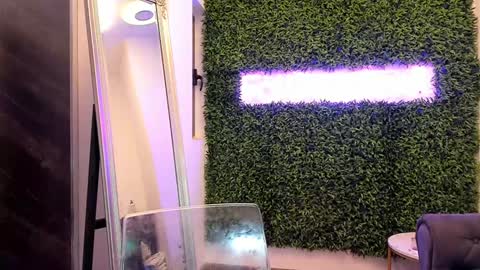 Snapshot of hotfallingdevil chatting on December 6, 5:20 am hotfallingdevil online show from December 6, 5:20 am