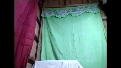 Lyn online show from February 25, 9:57 pm