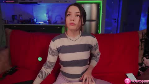 Mia online show from November 29, 5:28 pm