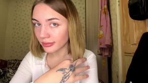 hsiuscherich online show from November 22, 10:07 am