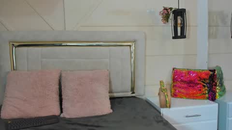 Snapshot of huddah_cam chatting on February 26, 11:21 am huddah online show from February 26, 11:21 am