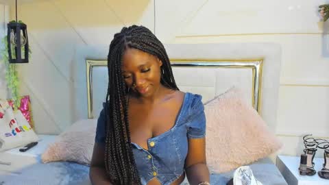 Snapshot of huddah_cam chatting on January 13, 11:30 am huddah online show from January 13, 11:30 am