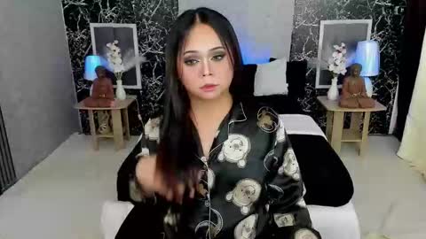 HELLO LEI IS BACK online show from October 9, 11:31 pm