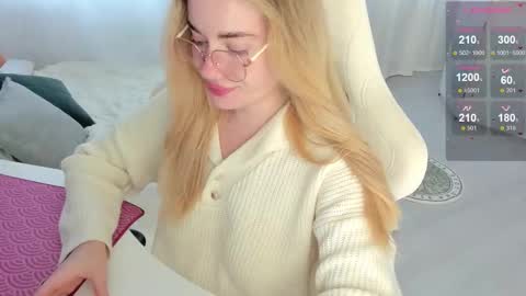 Snapshot of i_want_you_eva chatting on October 31, 10:30 am HiI am  EvaPVT is open  online show from October 31, 10:30 am