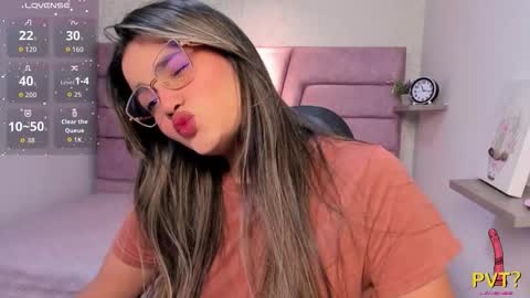 iam_lina online show from March 30, 11:54 am