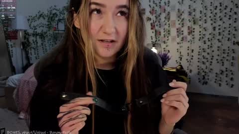 Snapshot of iam_meg chatting on December 24, 2:32 am Meg  online show from December 24, 2:32 am