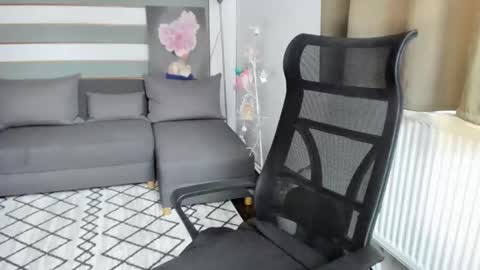 Baby Gal online show from December 17, 9:46 am